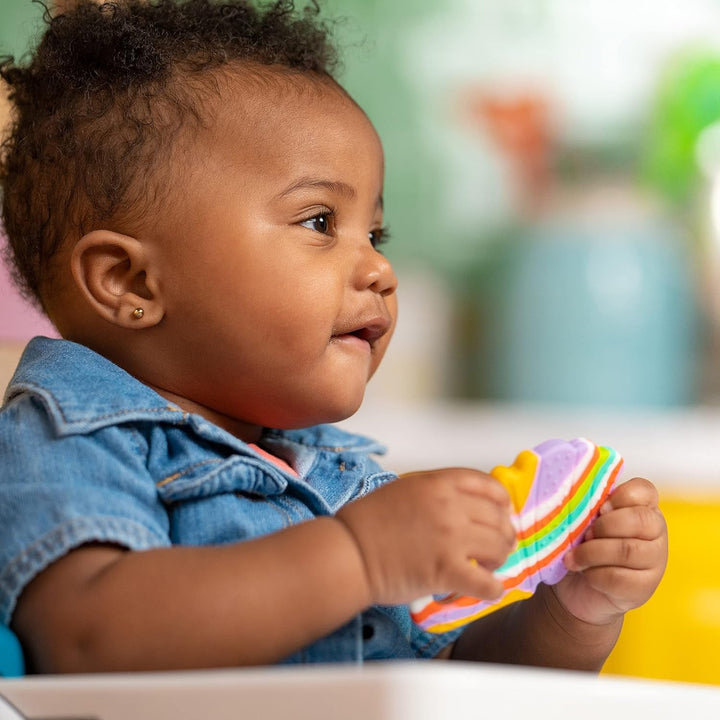 Inel de dentiție din silicon Bright Starts Soothing Soft Serve, cornet de înghețată ușor de prins, fără BPA, unisex, 3 luni+